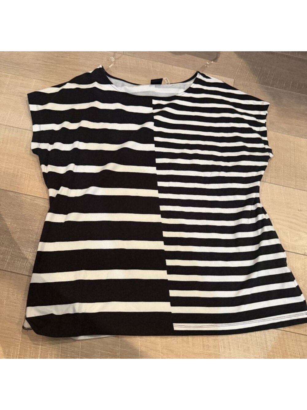 Rafaella Womens XL Black and White Stripe Short Sleeve Shirt